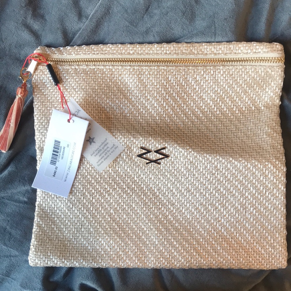 Handheld purse